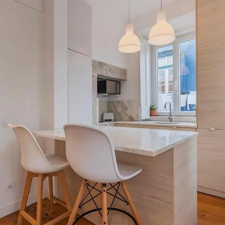 Lovely Madragoa 2 公寓 *